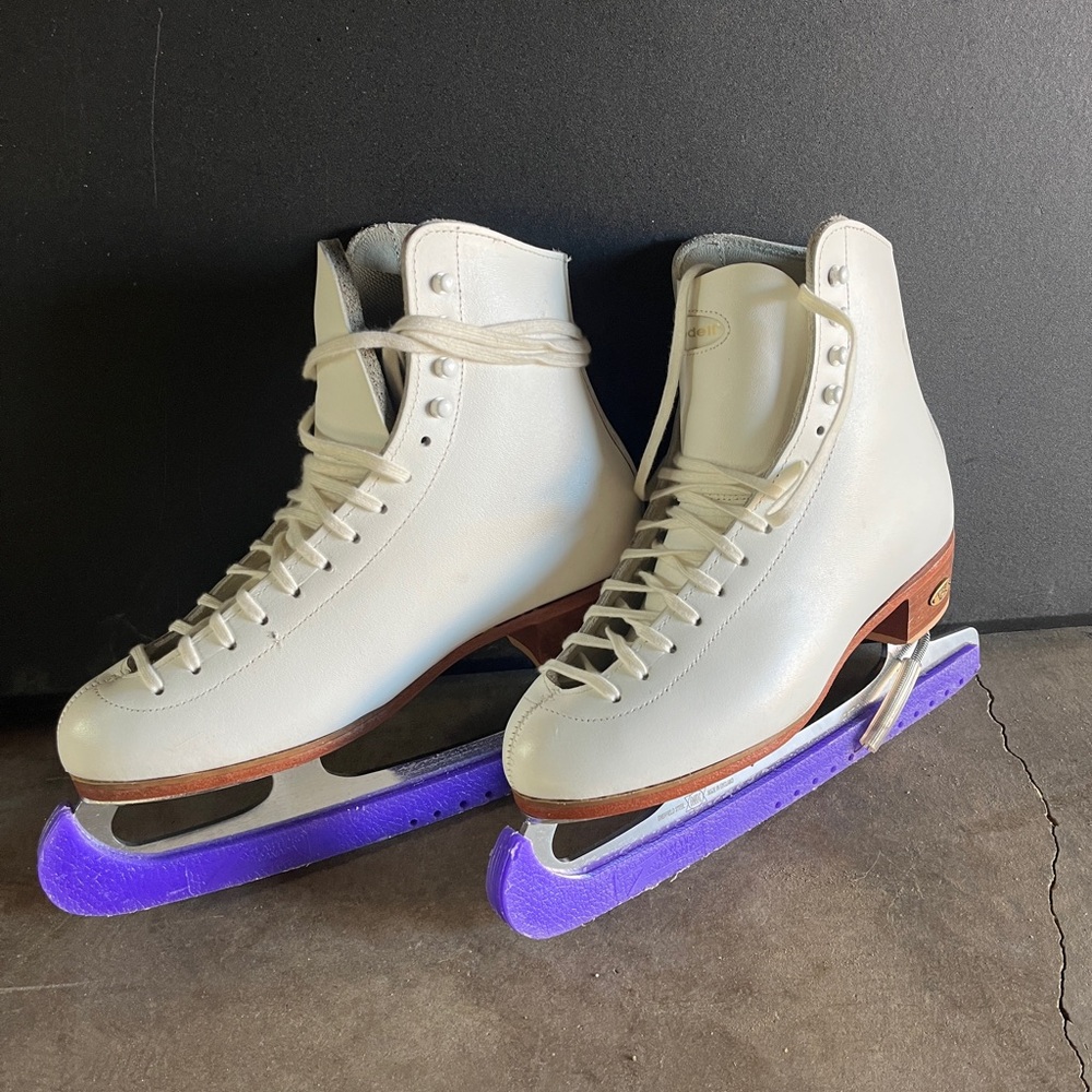 Rieker Gray Suede Interior